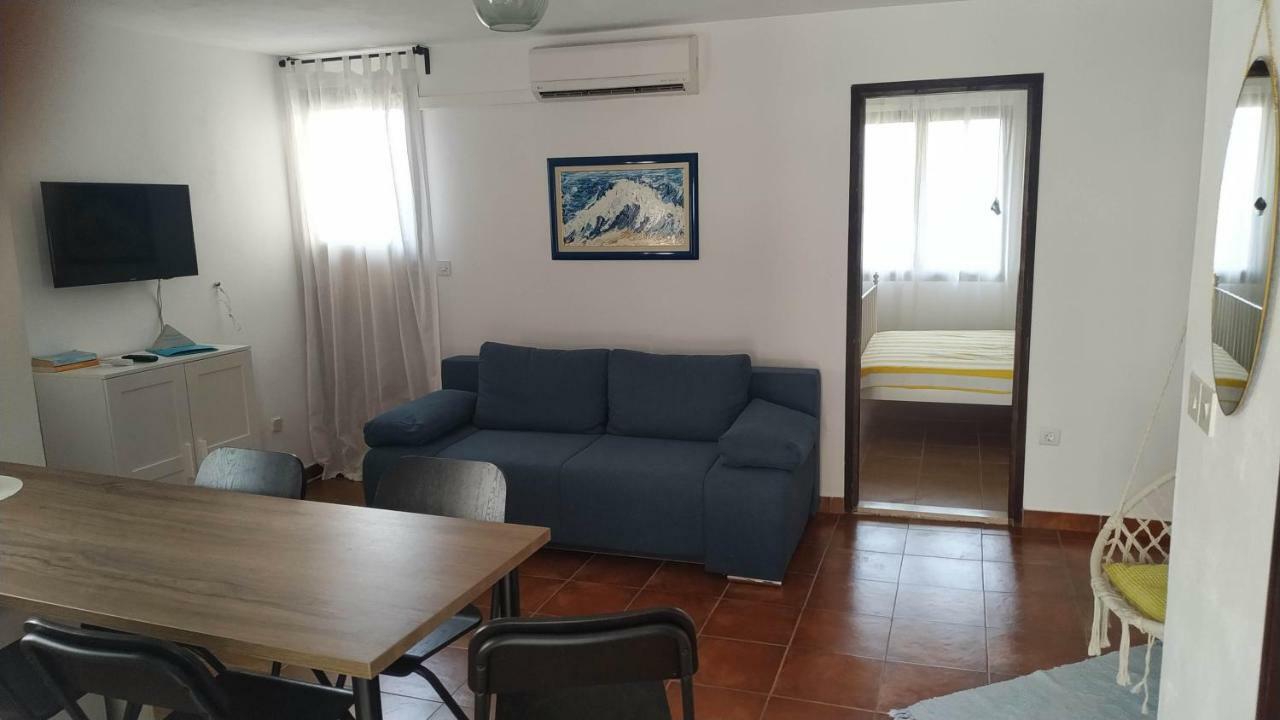 Apartments Kupine Bol Bagian luar foto